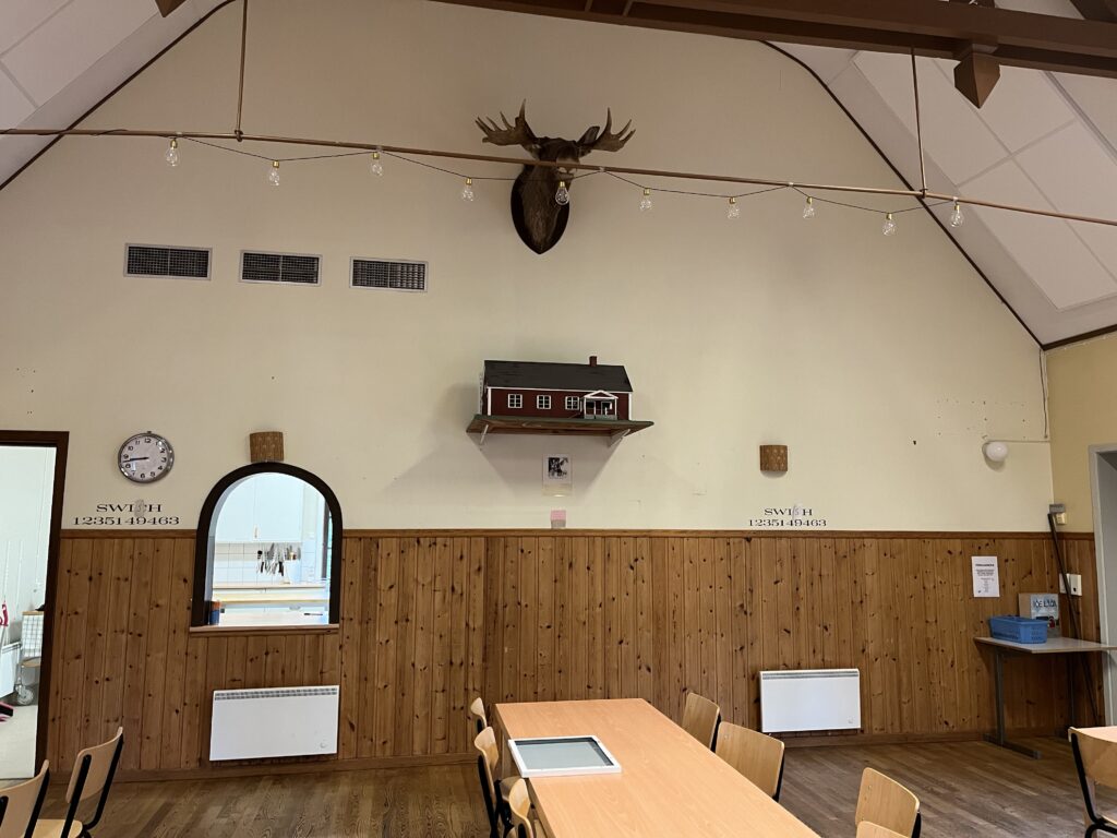 Stora Salen in mot köket
